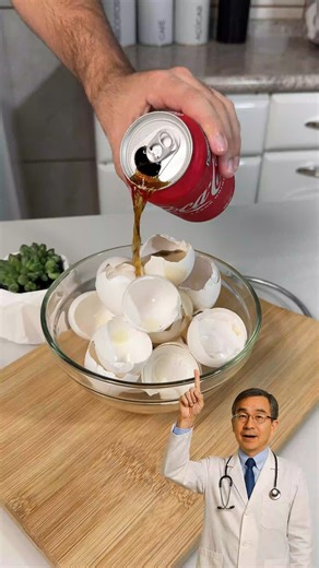 85K views · 727 reactions | Coca-Cola and Eggshell Trick Saves Money 讀 | Top Recipes and Tips | Facebook