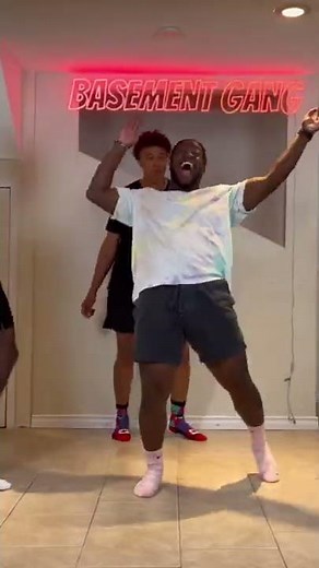 Moves Like Jagger Behind the Scenes!