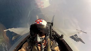 The ghost fighter that blinds the enemy without firing a shot