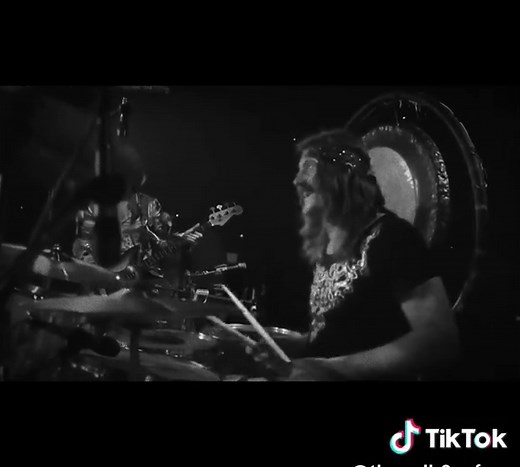 Exploring the Legacy of Led Zeppelin's Rock Music