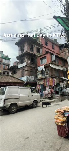 Just a normal day in KTM. Life doesn’t really stop here. 📍KTM #KTM #Kathmandu #Nepal #LifeInNepal #StreetLife