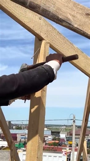 The Secret to Stronger Roof Trusses? It's All in the Joint! #rooftruss #strongjoints #construction