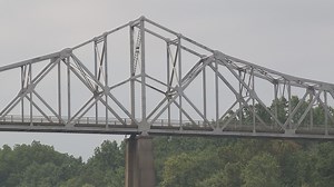 Efforts to save White River Bridge in Clarendon