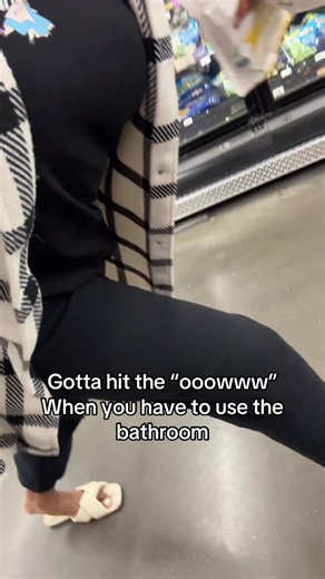 That lil split actually helped me make it to checkout 🙌🏾. #fyp #walmart