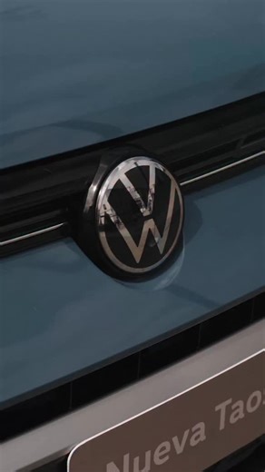 Nueva Taos 2026 💙🛞 Vive la nueva experiencia de VW con máxima seguridad y conectando con la naturaleza dentro de los mejores acabados. La Nueva Taos 2026 tiene: - 6 bolsas de aire - ⁠Techo panorámico - ⁠Transmisión de 8 velocidades - ⁠Iluminación ambiental con 10 colores diferentes - ⁠El Logo trasero está iluminado - ⁠Asistente de luces y 5 estrellas en Latin NCAP Gracias @vwguatemala por la experiencia. Está hermosa la nueva Taos. Gracias @lesliecalderon.mov 📹por tu ayuda. | Jose Libros