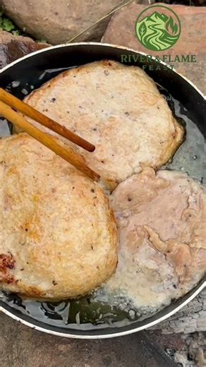 Making Fish Cake Sandwich by the Stream – Simple & Relaxing Cooking