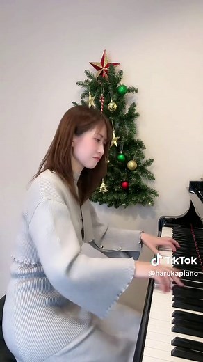 #人生のメリーゴーランド #ハウルの動く城 #ジブリ #ピアノ #piano まだ楽譜覚えていないので必死ですがLIVEでリクエストお待ちしています♡