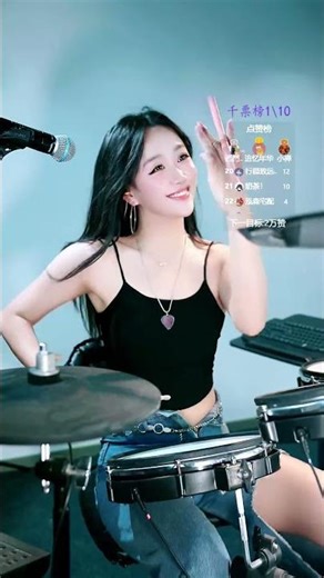 节拍狂飙美女鼓手全场主宰 架子鼓炸裂输出配合即兴开唱引爆氛围 #架子鼓现场 #女鼓手打鼓 #drumcover