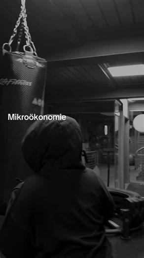 Persönliches Problem… Mikro oder Makro🥲 #uni #prüfung #mikro #exam