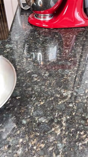 🔥🥩ALBÓNDIGAS CON SAMFAINA🥩🔥 Sígueme para más RECETAS! 👉🏼 @ericlahuerta RECETA Ingredientes albóndigas: 🐷500gr picada cerdo 🐮500gr picada ternera 🥚1u huevo 🍞30gr pan de molde 🧂Sal y pimienta Ingredientes samfaina: 🧄4u dientes de ajo 🧅2u cebollas 🥒1/2u calabacín 🍆1/2u berenjena 🫑1u pimiento verde 🌶️1/2u pimiento rojo 🥫400ml salsa tomate 🍶1L caldo de carne carne ELABORACIÓN 1️⃣En un bol pon la carne picada de cerdo y de ternera, el huevo, el pan remojado previamente con leche, sa