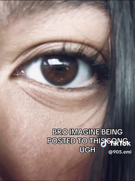 Captivating Live Photos of a Pretty Hispanic Lady with Brown Eyes