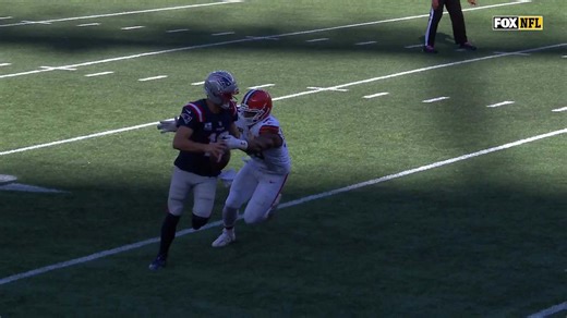 Myles Garrett closes fast on Drake Maye for 3-yard sack