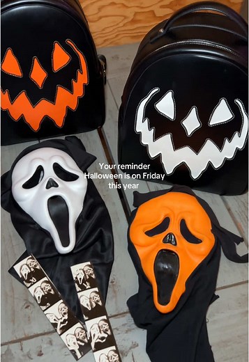 Halloween on a Friday?! 🎃🖤 How perfect! Miss these nostalgic @Disney Channel commercials @Disney @Freeform 👻🎃 #halloween #spookyseason #vintagehalloween #halloweenvibeshalloweenseason #spookyszn #halloweenobsessedhalloween2025