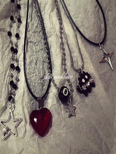 Trendy Y2K Necklace Styles for Fashion Inspiration