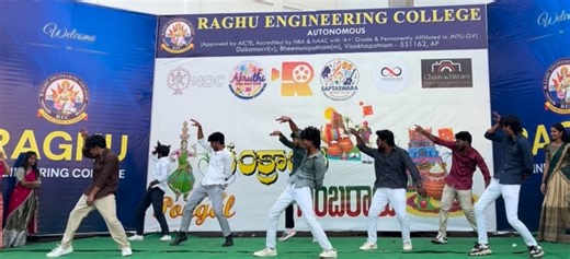 ᴍɪᴋᴇʏ🥷❤️‍🔥 on Instagram: "TAG UR GANG 😎🕺🫂 . . . . . . . . .. . . . . . #CollegFest #Dance #CollegeDance #CollegeLife #StudentLife DanceCompetition Festivals CampusEvents PartyVibes DanceChallenge Choreography DanceVideo CollegiateEvents FunTimes DanceMove Community VibrantCulture UnityThroughDance CelebrateEducation"