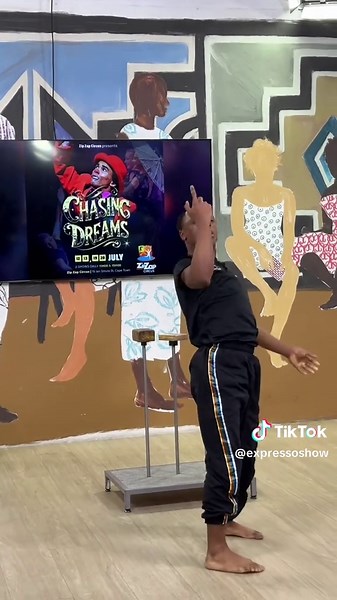 Zip Zap Circus Performance Live: Chasing Dreams!