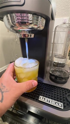 Finally trying the rum based drinks can’t wait #bartender #bartesian #cocktails #rum #fyp