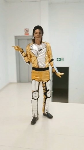 769K views · 481 reactions | #slightly #bumpy #slide  #desplazamiento #moonwalk #slidewalk #kingofpop #funny #diversion #humor #history #90s #80s #impersonator | Gus Jackson | Facebook