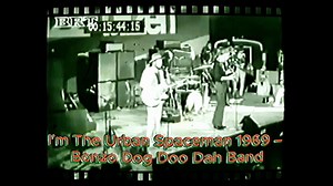 I’m The Urban Spaceman 1969 – Bonzo Dog Doo Dah Band ... 🎧 Watch full this song: https://topgoldenoldies.dohimusic96.com/im-the-urban-spaceman-1969-bonzo-dog-doo-dah-band/?utm_source=facebook&utm_medium=hreel&utm_campaign=topgoldenoldies | Top Golden Oldies