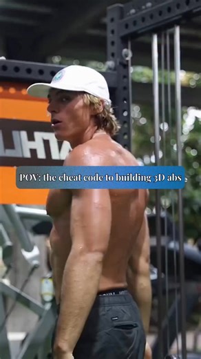 The different between training abs vs core 👇🏾 Think gymnast vs bodybuilder. It’s function vs aesthetic. Training your core is about engaging deep within the muscle to stabilise, compress and lengthen on command. Incorporating gymnastic based training into my routine has been one of the best things I’ve done to make my abs really ‘pop’. Some people think ab training is fake or unnecessary. Which is true that no amount of core or ab training will show unless you are at a relatively low body fat 