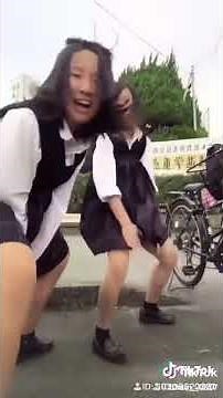 パンツ丸見え笑笑