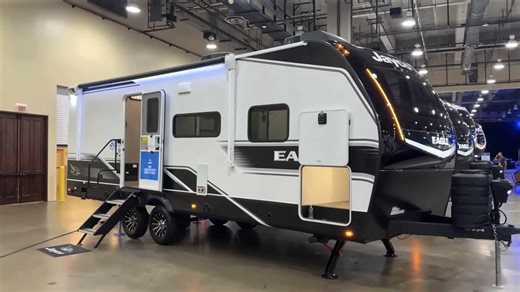 RV review: Jayco Eagle HT 275RBCS—the high ceiling is niiiiice