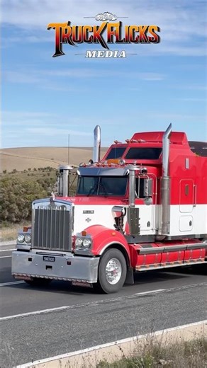 Simmons Bulk Kenworth T900 Legend looking sharp 👌