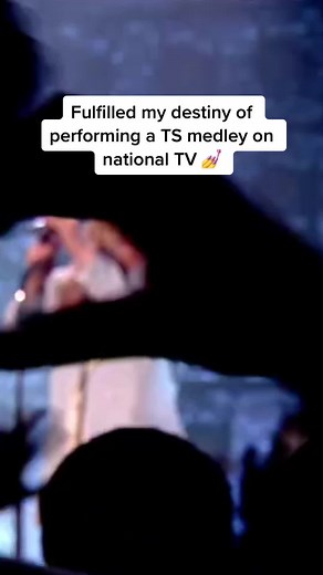 longer version for the swifties 💛 @Taylor Swift #taylornation #samryderrocksnewyearseve #fyp #swifttok #lovestory