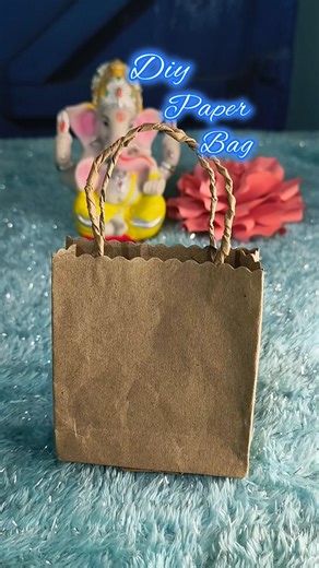 Diy paper Bag. Easy and simple mini paper bag tutorial. #paperbag #diy #giftideas #easycraft #craft