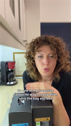 Have you ever seen EVOO in a bag-in-box? This is we keep our oil perfect 😊 no light, no air, no waste. It’s the smartest (and tastiest) way to store olive oil at home. Want to try it too? Join our community — we did the homework for you 🇮🇹🫒 #ExtraVirginOliveOil #OliveOilHack #EVOO #ItalianFoodTips #LocalAromasFamily BagInBoxOil | Local Aromas