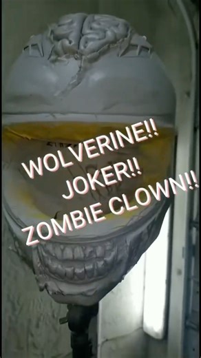 3d brain on this clown custom motorcycle helmet 😁