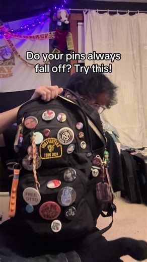 I love my silly little bag pins || #diy #pinbuttons #altfashion | DIY Pins