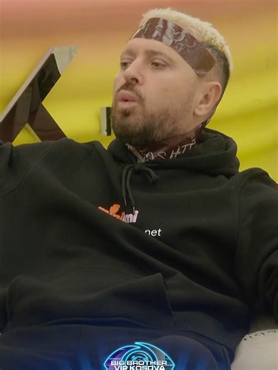 Limi❤️, Alba jashtë! Labi me mesazhe të shkruara në ballë dhe qafë.#BBVK4