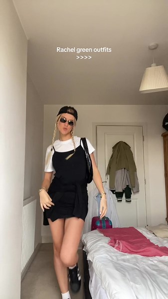 90s Themed Party Outfits: Rachel Green Style Inspiration