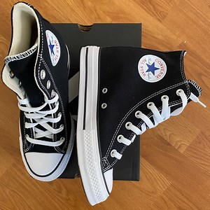 New women’s Converse Sz 7 shoes Wedge black