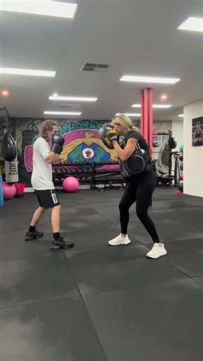 I’ve absolutely loved being part of young Nick’s boxing, fitness, and personal growth journey. When his dad first brought him to me, he was a cheeky teenager who wasn’t too keen on school. Watching him mature so much over the years has been an absolute pleasure. He’s now focused on building his work career, and his progress in the gym has been incredible—his boxing improves every single week. Proud of you, Nick. Keep it up, mate! #boxingtraining #mensfitness #youngmenshealth boxingcoach personal