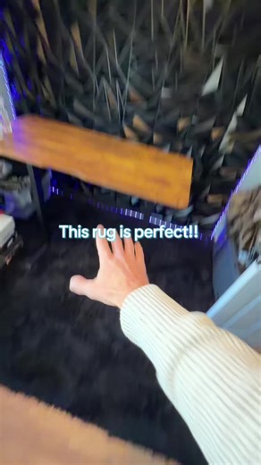 Stylish Black Rugs for Your Content Setup and Home