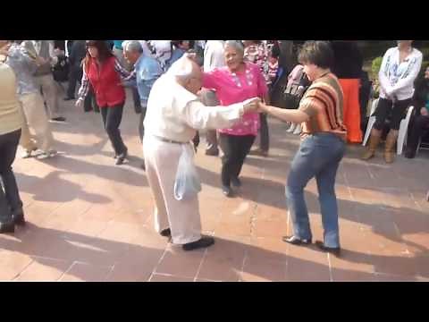 Viejito Bailando Rock and Roll