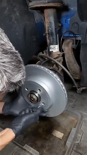 [Mini Cooper S R53] Replace front brakes #diy #mechanic #restauration #project