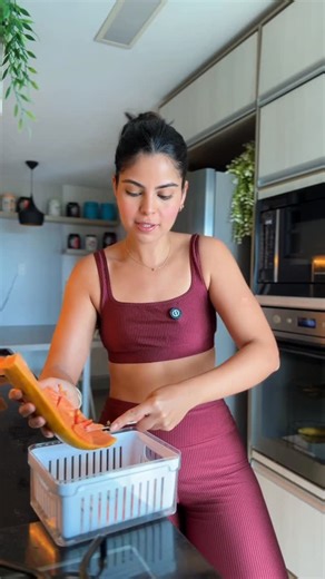 Letícia Andrade on Instagram: "Coisas que ajustei na minha rotina da manhã e que fizeram MUITA diferença no meu corpo. Inclusive, aquela dica de amiga pra incluir mais fibras na sua rotina é a fórmula prebiotica da @rituaria, ela auxilia na digestão das refeições ao longo do dia e também na saciedade, e é bem fácil de consumir. ✨ Aproveita e usa o cupom 🏷️ LEANDRADE no site pra ganhar desconto!! . . Pu bli"