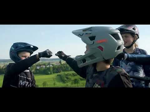 ABUS | YouDrop FF - a fullface helmet for courages kids