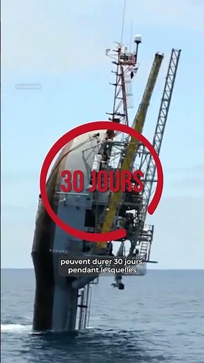 This ship sinks vertically to explore the depths 🤯!