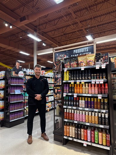 LES 10 TRUCS DU FITCOOK 💪🏼pour faire l'épicerie comme un pro🔥1. Acheter au moins 1 produit de saison (en ce moment, c'est le temps des courges!) 🎃2. Les herbes fraîches 🌿 C'est 0 calories et ça rehausse toutes les recettes.3. Acheter un gros fruit entier et le couper soi-même, c'est économique 🍉4. Acheter en gros format les produits avec une longue date de péremption, comme par exemple le riz.5. Au IGA, Vive la bouffe, consulter le boucher pour avoir des conseils sur la coupe de viande par