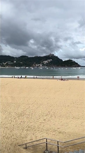 San Sebastián beach!! #tourisminfo #citybeaches #beautiful city #donostia