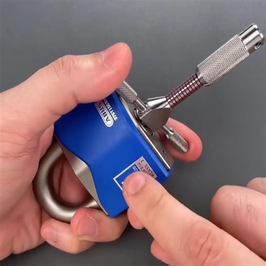 14K views · 206 reactions | Abus Should Import This Lock (37ST 55) #foryou #lockpick #lockpicking #picklock #locks #lockpicker #fyp #padlock | Picking Locks | Facebook