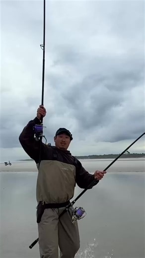 Double Hookup Fishing Chaos with HeySkipper Rod