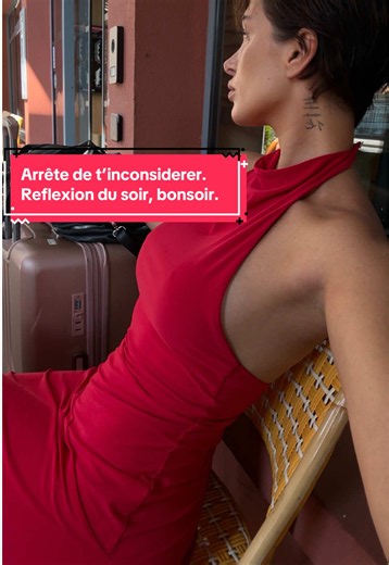 Non sérieux, arrête de penser que tu es trop. Tu n’as pas trop de qualités humaines pour ce monde, tu en as suffisamment pour avoir le dont de ressentir, t’auto guider et inspirer ceux prêt de toi et ceux qui croiserons ta route. Tu as tout ça en toi par ce que ce sont tes super pouvoirs. Ceux qui sont en carences émotionnelles viennent vers toi, justement par ce que tu es comme ca. Tu n’es pas trop, ils sont insuffisants. Tu ne ressens pas trop par ce que, eux, sont anesthésiés, déconnectés. Ne