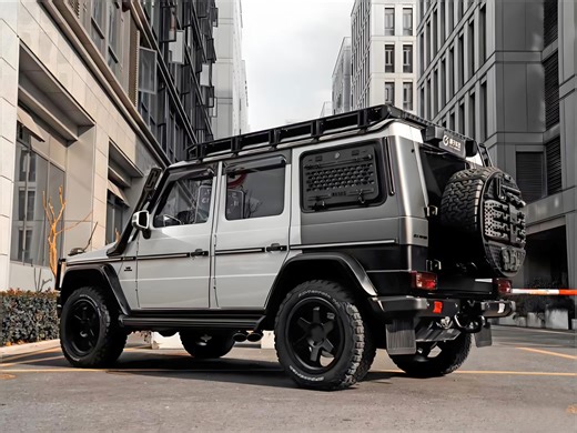 浙江车友奔驰g63战术鸥翼窗装车