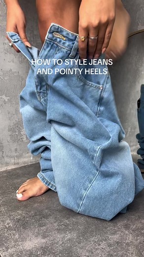 Styling Tips: How to Pair Baggy Jeans with Pointy Heels