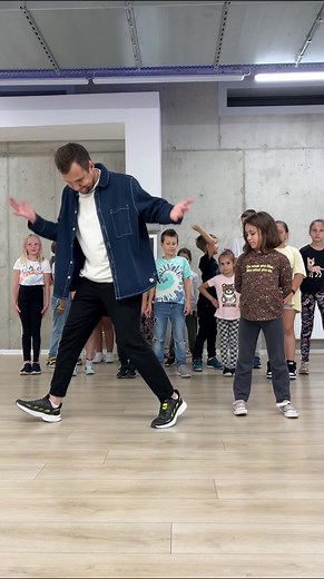 Super Dance Tutorial for Kids: Fun Moves and Claps